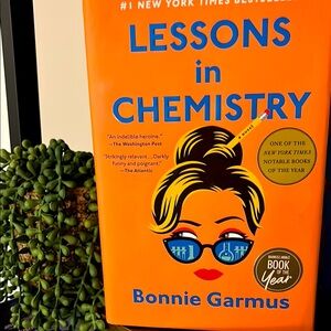 Lessons in Chemistry hardback Book